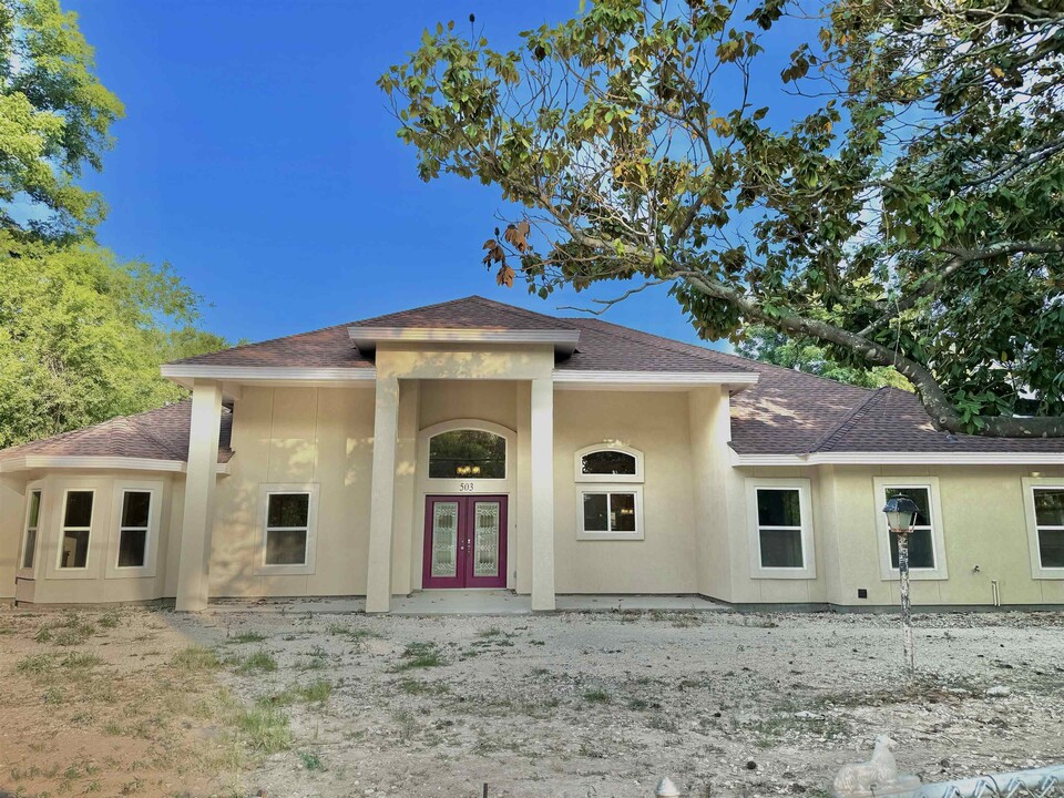 503 Qualia Dr in Del Rio, TX - Building Photo