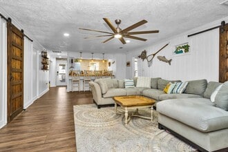 631 Clear Lake Rd in Clear Lake Shores, TX - Building Photo - Building Photo