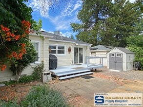 613 Jones St in Ukiah, CA - Building Photo - Building Photo