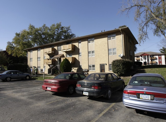 Westridge Apartments in Clive, IA - Foto de edificio - Building Photo