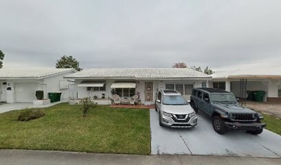 8404 NW 59th Ct in Tamarac, FL - Building Photo