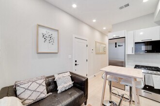 2301 Ontario Rd NW in Washington, DC - Building Photo - Building Photo