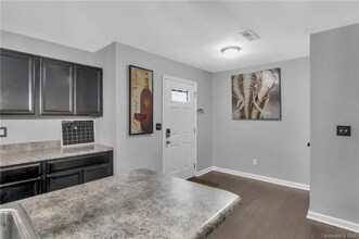 1635 Hooper Court in Charlotte, NC - Foto de edificio - Building Photo