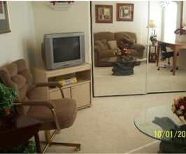 6984 Wineberry Dr, Unit Unit A in Las Vegas, NV - Foto de edificio - Building Photo