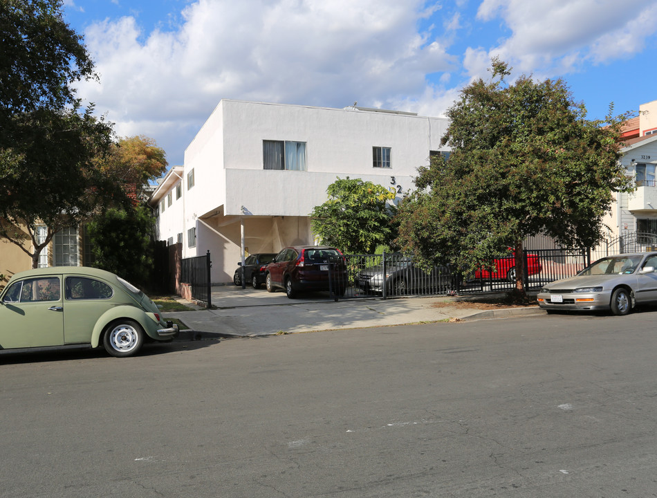 3235 Andrita St in Los Angeles, CA - Building Photo