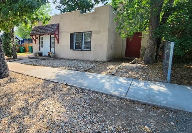 property at 112 N Walnut St