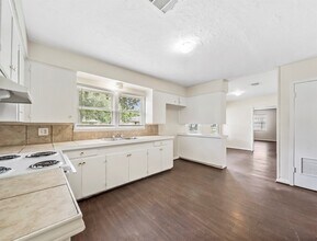 1413 3rd Ave N in Texas City, TX - Building Photo - Building Photo