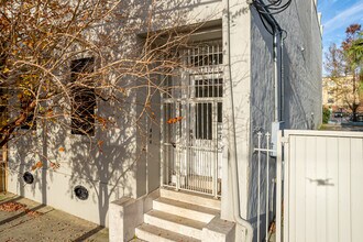1717 Carondelet St in New Orleans, LA - Foto de edificio - Building Photo