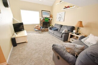 1523 N Oakhill Dr in South Bend, IN - Building Photo - Building Photo