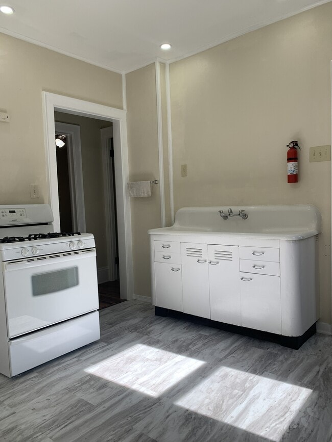 1707 E Thomas Ave, Unit 1707 East Thomas Avenue