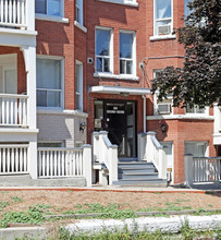 61 Hurst Pl in Hamilton, ON - Building Photo - Building Photo