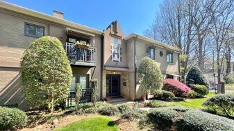 227 N Dotger Ave in Charlotte, NC - Building Photo