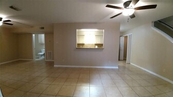 909 Ave I in Huntsville, TX - Building Photo