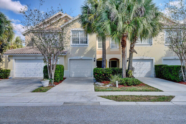 property at 1172 Pinewood Lake Ct