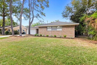 5638 Spellman Rd in Houston, TX - Building Photo - Building Photo