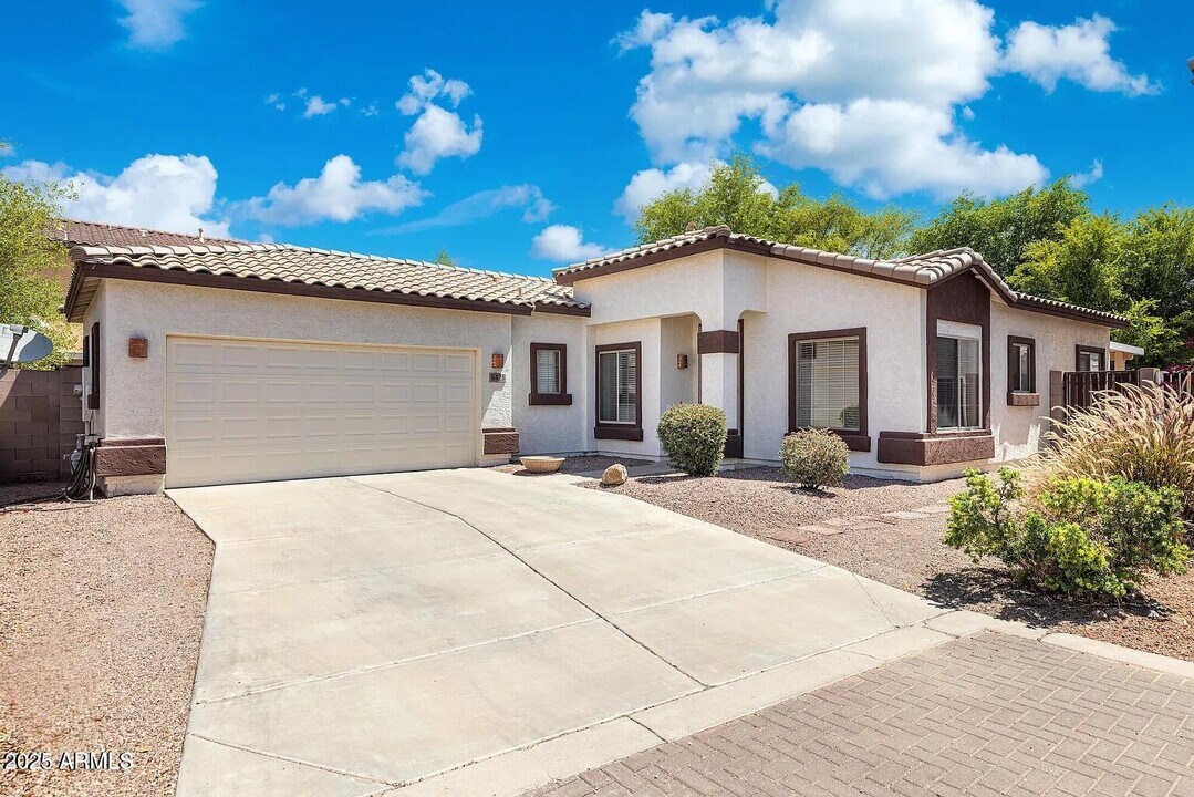 6425 S Kimberlee Way in Chandler, AZ - Building Photo