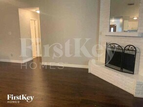 2411 Shady Brook Dr in Houston, TX - Building Photo - Building Photo