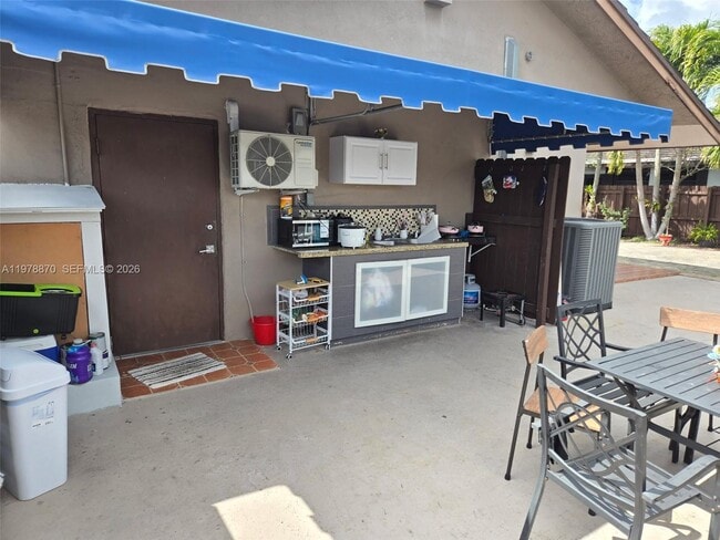 12715 NW 8th Ln in Miami, FL - Building Photo - Building Photo