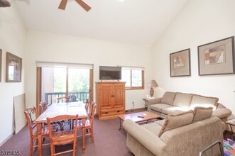 2 Falkenstein Dr in Vernon, NJ - Building Photo - Building Photo