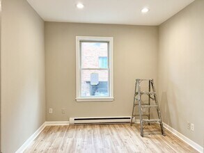 570 Washington St, Unit 1 in Boston, MA - Foto de edificio - Building Photo