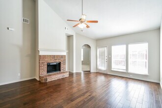 4309 Twinleaf Dr in Crowley, TX - Building Photo - Building Photo