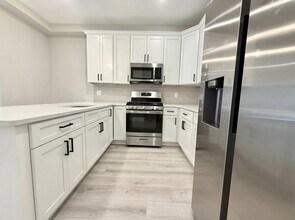 809 N 17th St in Philadelphia, PA - Building Photo - Building Photo