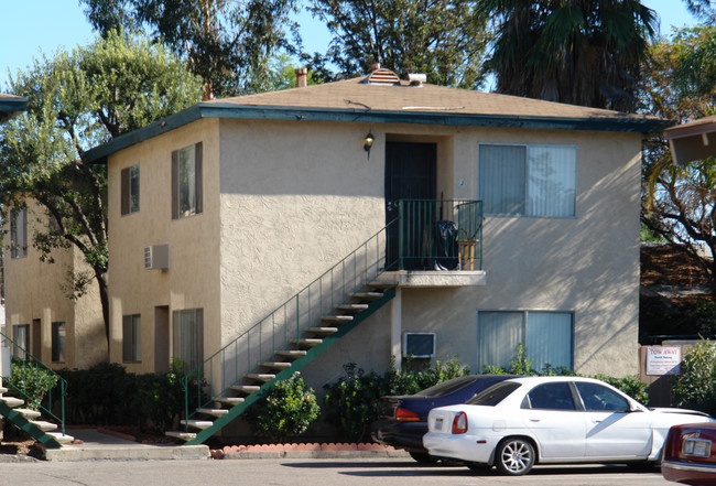 Claydelle Apartments in El Cajon, CA - Building Photo - Building Photo