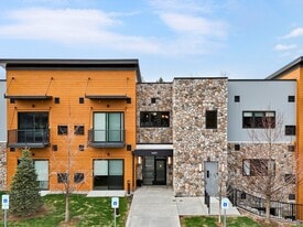 Cedar Valley Luxury Apartments in Rochester Hills, MI - Building Photo