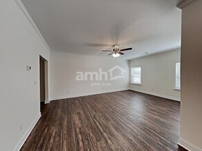 638 Woodall Rd in Stockbridge, GA - Foto de edificio - Building Photo