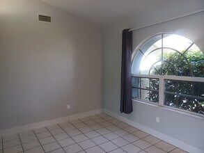 4416 SW 24th Ave in Cape Coral, FL - Foto de edificio - Building Photo