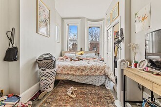 1345 N Maplewood Ave in Chicago, IL - Building Photo - Building Photo