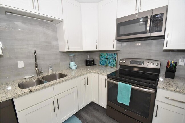1647 Brookhouse Ct, Unit BR146 in Sarasota, FL - Building Photo - Building Photo