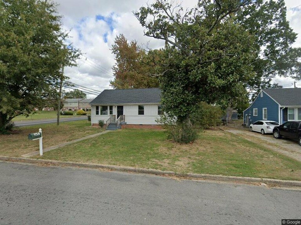 3417 Oxnard Rd in Richmond, VA - Building Photo