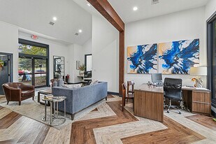 Renata on Fredericksburg in San Antonio, TX - Building Photo