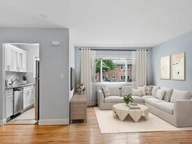 Eagle Rock Apartments at Nesconset in Nesconset, NY - Building Photo