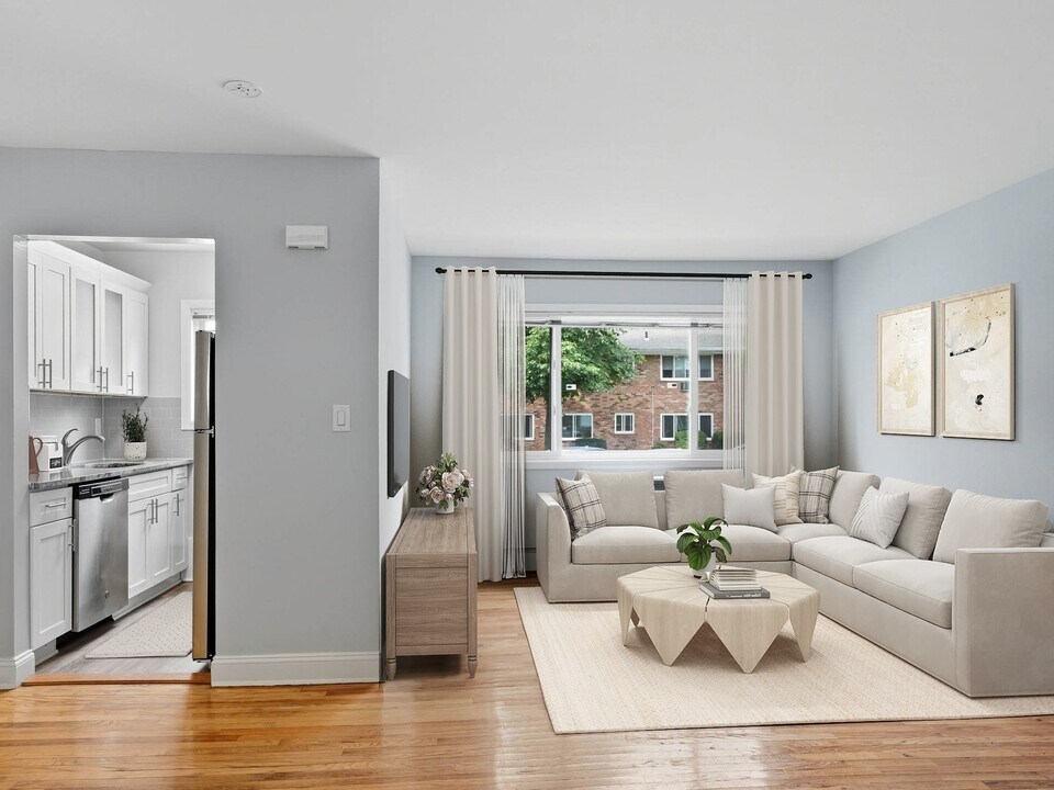 Eagle Rock Apartments at Nesconset in Nesconset, NY - Building Photo