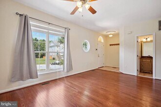 7301 Oldham Leeds Way in Springfield, VA - Building Photo - Building Photo
