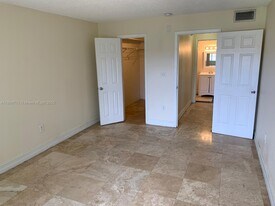 505 NW 177th St in Miami Gardens, FL - Building Photo
