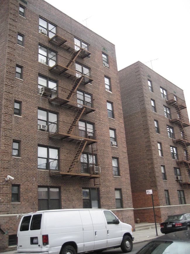 35-65 86th Street in Flushing, NY - Building Photo - Building Photo