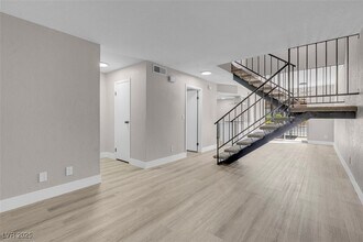 456 Sellers Pl in Henderson, NV - Foto de edificio - Building Photo