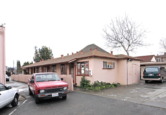 1011 Locust St in San Jose, CA - Building Photo - Building Photo