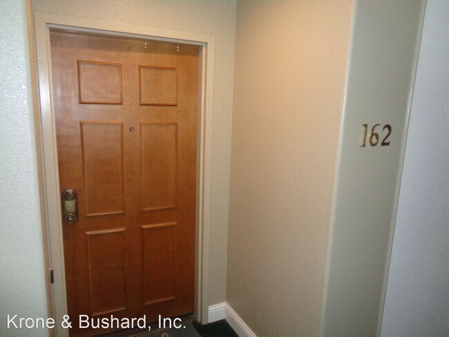 5765 Friars Rd in San Diego, CA - Building Photo - Building Photo