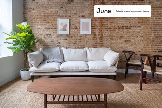 Room in Shared 3.0 bed/2 bath home in New York, NY - Building Photo - Building Photo