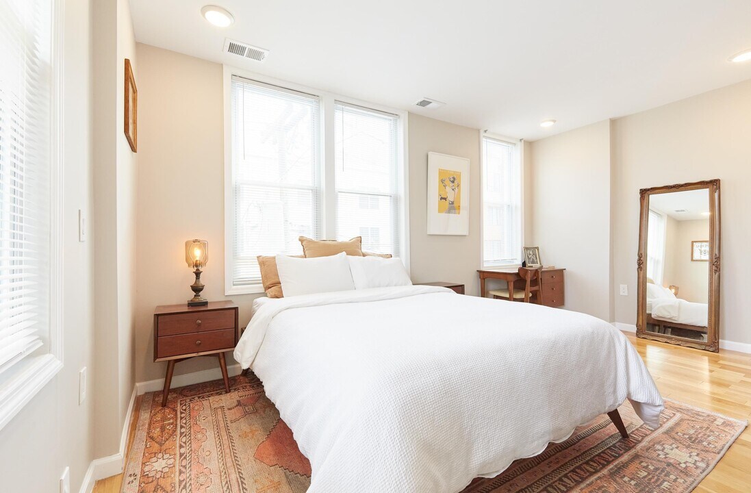 370 5th St, Unit 3 in Jersey City, NJ - Building Photo