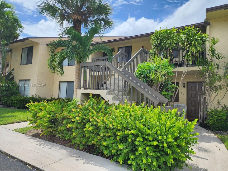 21951 Soundview Terrace in Boca Raton, FL - Building Photo