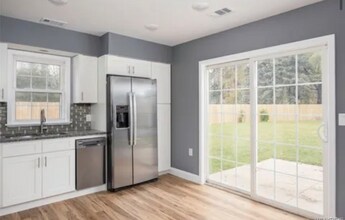 12 Sundridge Dr in Amherst, NY - Building Photo - Building Photo