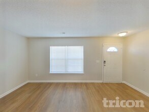 228 Summer Park Rd in Columbia, SC - Foto de edificio - Building Photo