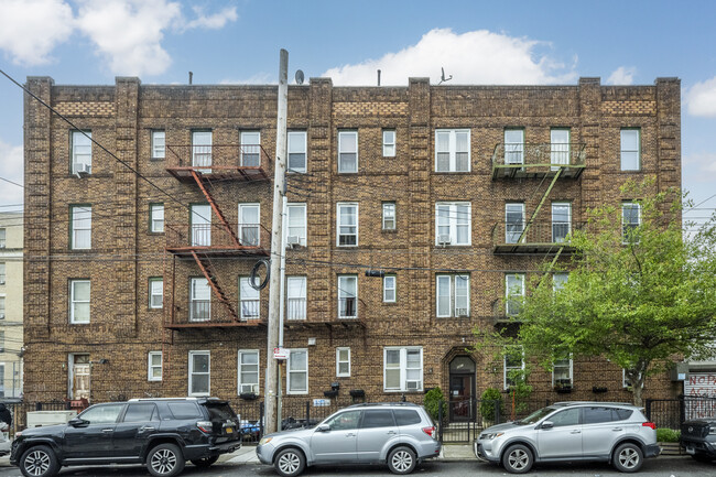 5901 10th Ave in Brooklyn, NY - Building Photo - Building Photo