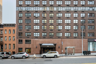 The Wellesley in New York, NY - Building Photo - Building Photo