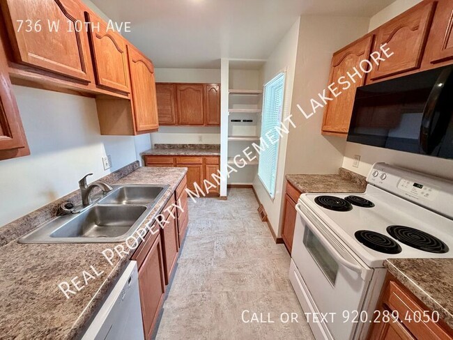 736 W 10th Ave in Oshkosh, WI - Building Photo - Building Photo